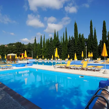 Mobilheim Auf Dem Huegel Mit Pool Hébergement de vacances