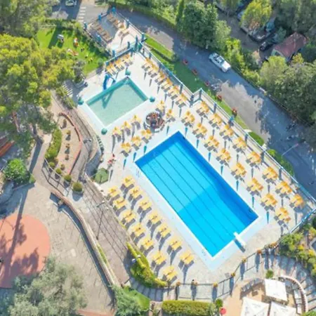 Mobilheim Auf Dem Huegel Mit Pool Holiday home Villanova d'Albenga