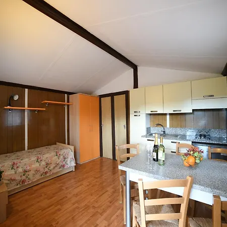 Mobilheim Auf Dem Huegel Mit Pool Holiday home Villanova d'Albenga