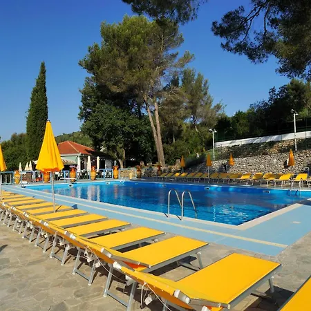 Mobilheim Auf Dem Huegel Mit Pool