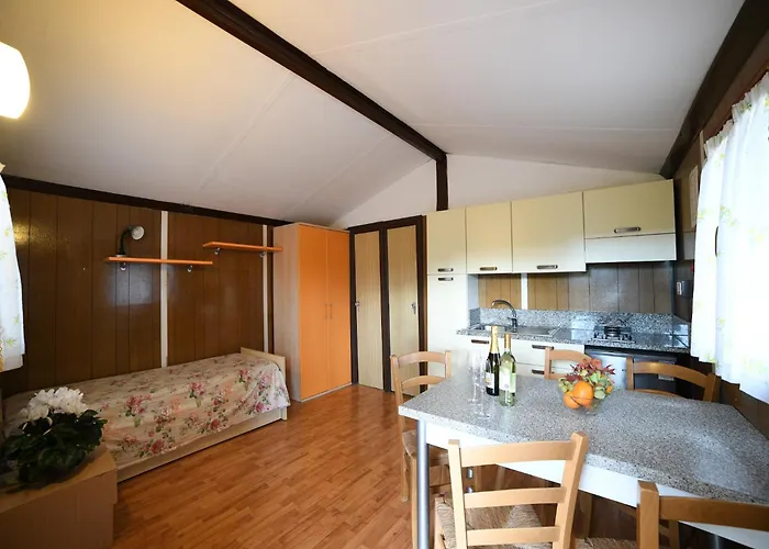 Mobilheim Auf Dem Huegel Mit Pool Casa de Férias Villanova d'Albenga