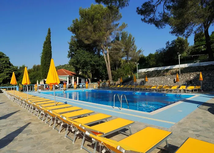 Mobilheim Auf Dem Huegel Mit Pool